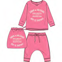 Футболка с брюками