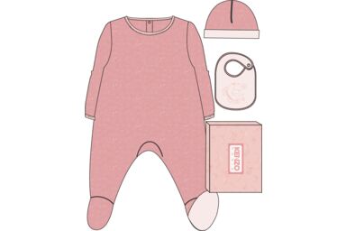 Пижама, шапка, слюнявчик в упаковке