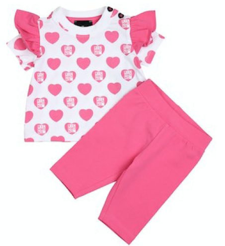 Футболка с брюками