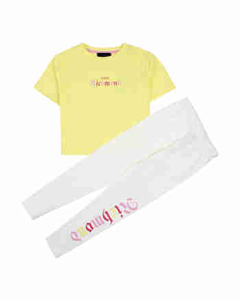 Футболка с брюками