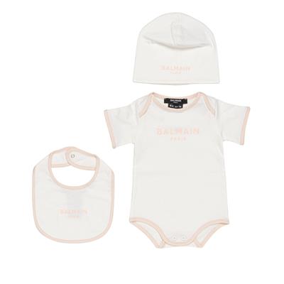 Боди со слюнявчиком и шапкой