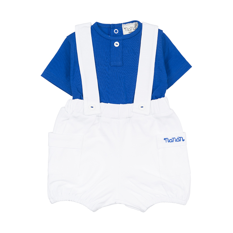 Футболка и шорты на лямках