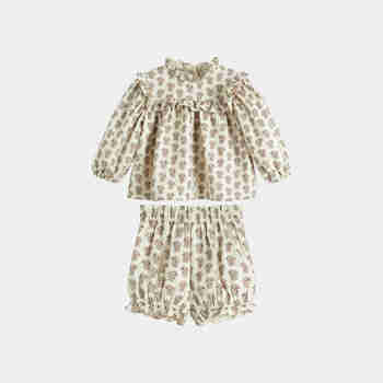 Комплект (блузка, шорты)