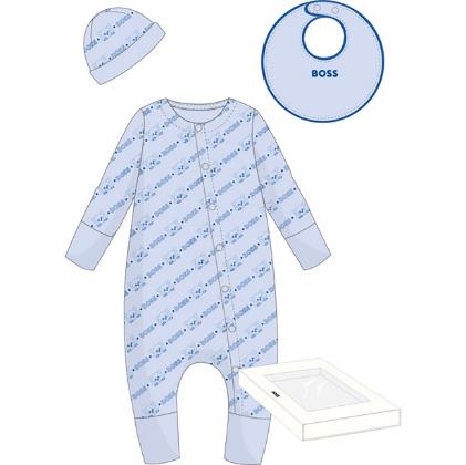 Комбинезон, шапка и слюнявчик