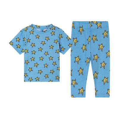 Футболка с брюками