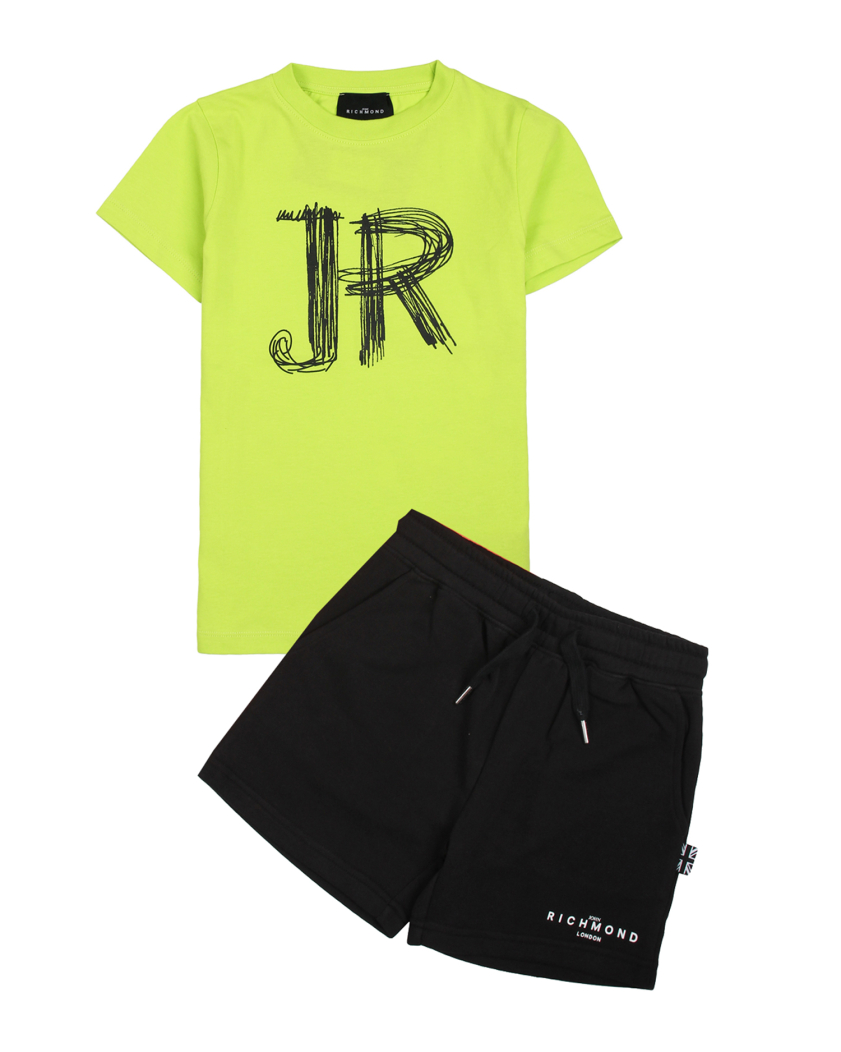 Футболка с шортами