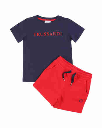 Футболка с шортами