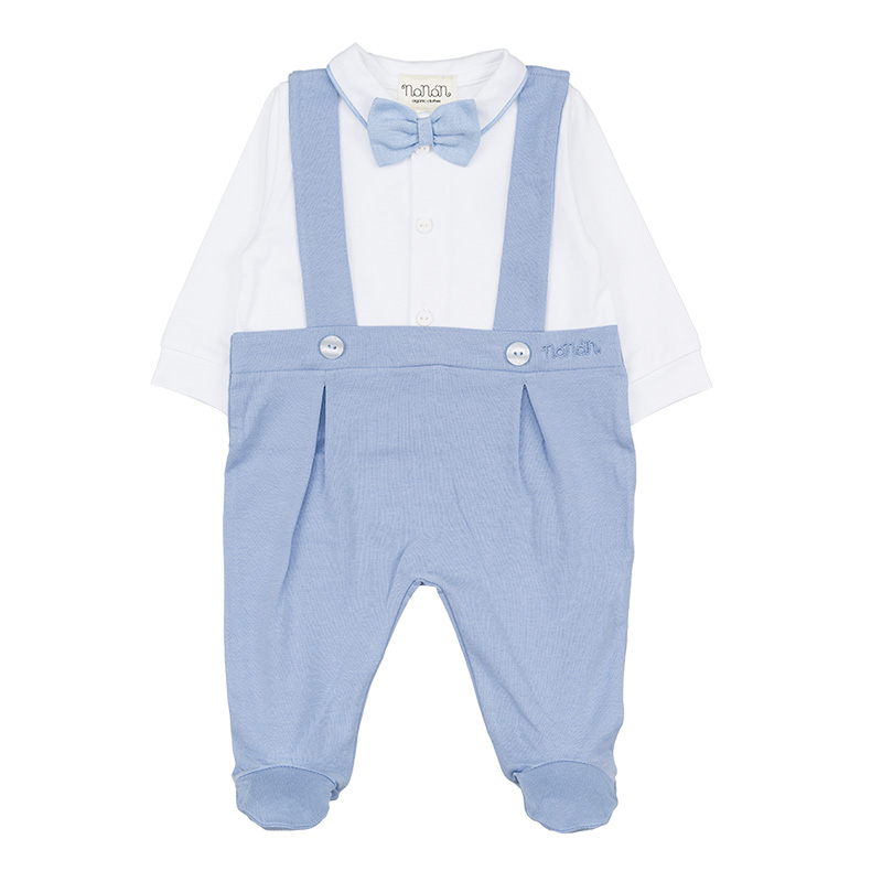 Футболка и брюки