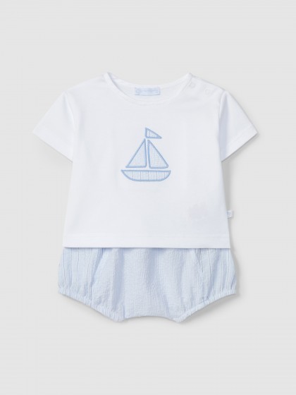 Футболка, шорты