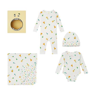 Комбинезон, боди, шапка, плед в упаковке