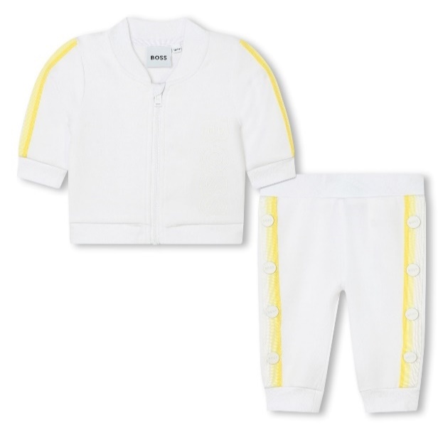 Кардиган, футболка и брюки