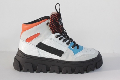 Кроссовки
