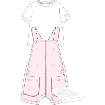 Комбинезон на лямках и футболка