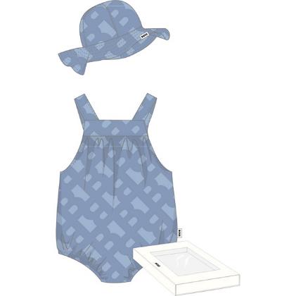 Комбинезон и панама