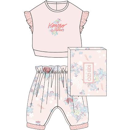 Футболка и брюки