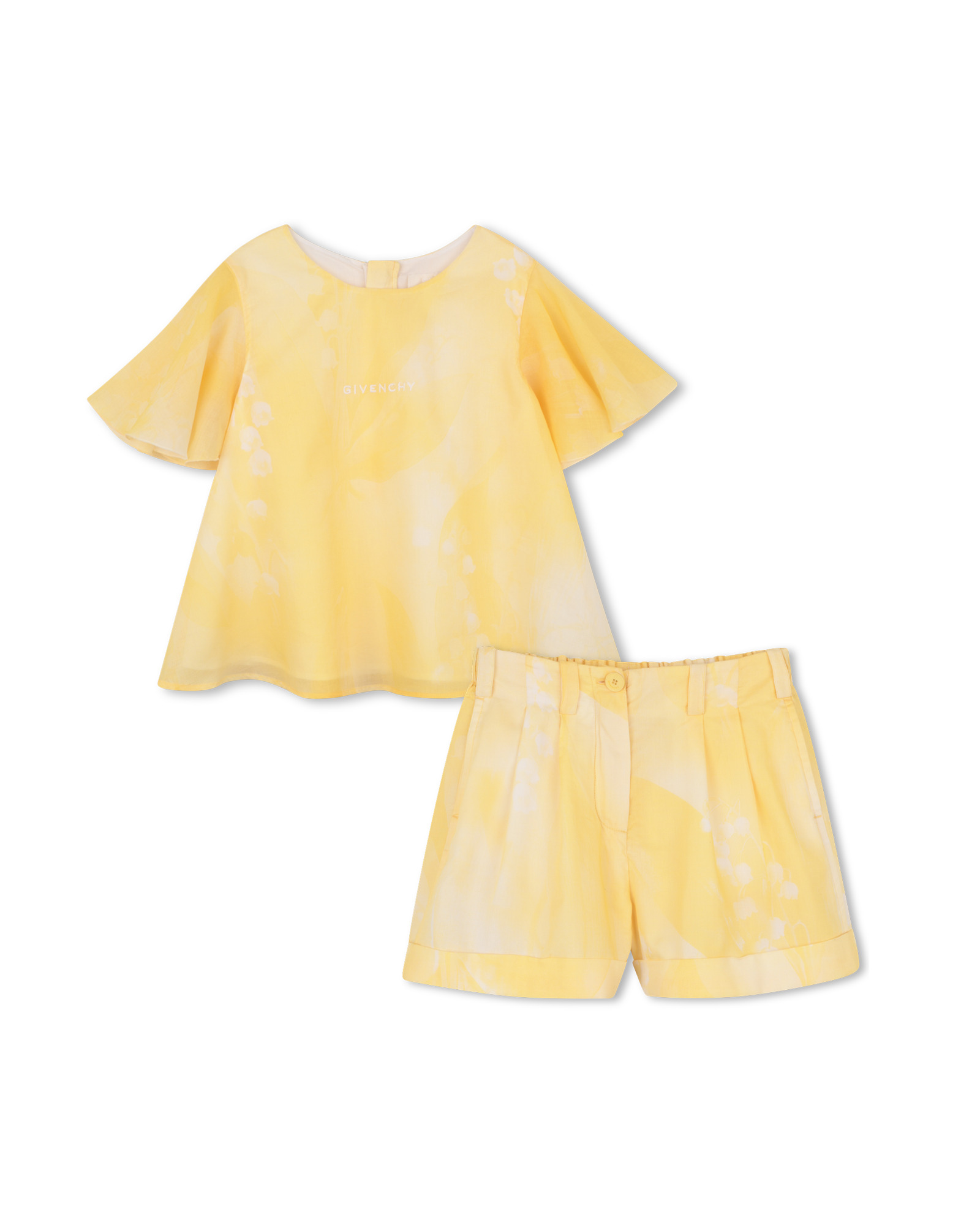 Футболка, шорты