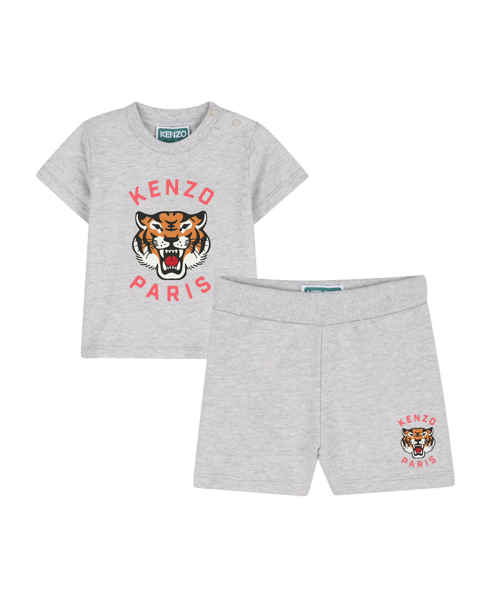 Футболка, шорты