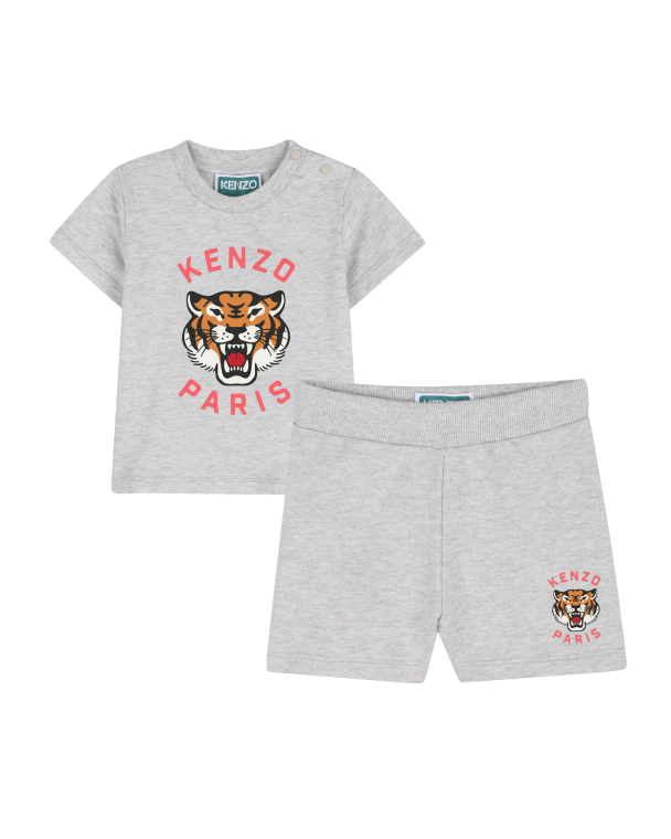 Футболка, шорты