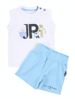 Футболка с шортами